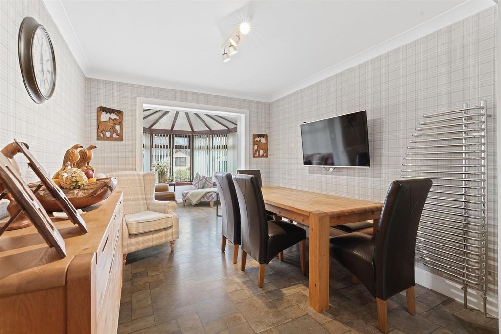 Additional image 8 of 3 bed detached bungalow for sale1 Bleachers Way, Huntingtowerfield, Perth, Perthshire PH1