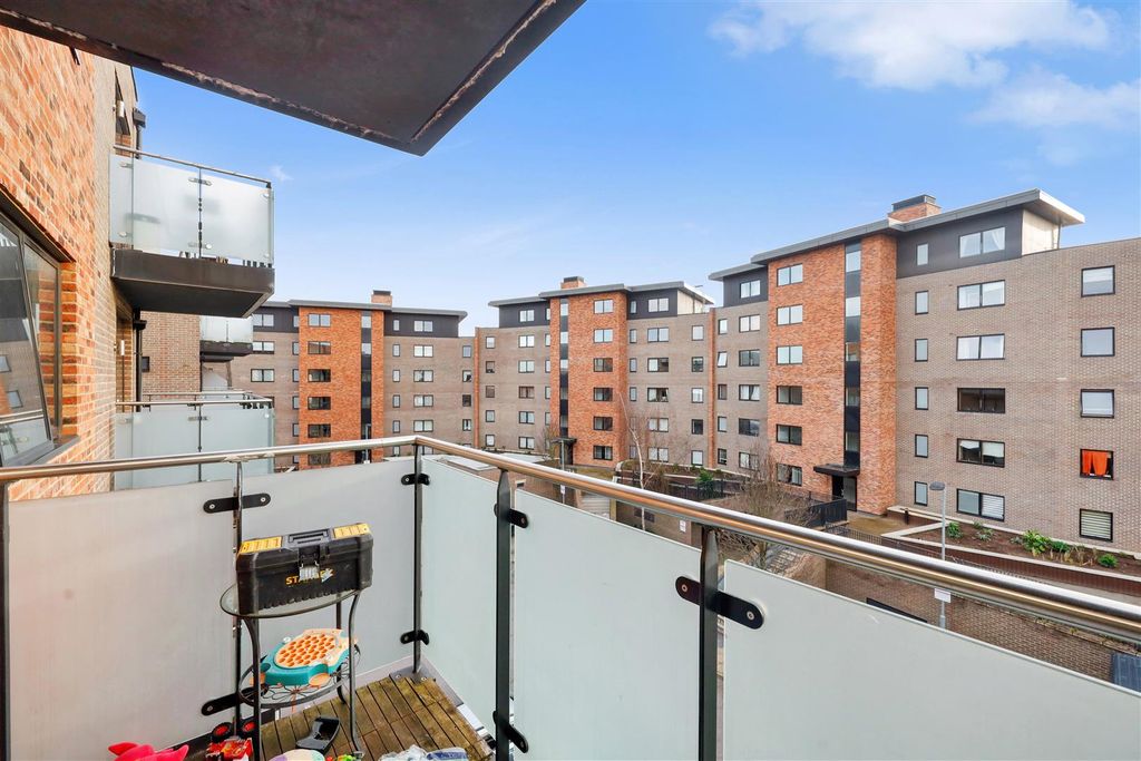 Property photo 3 of 8