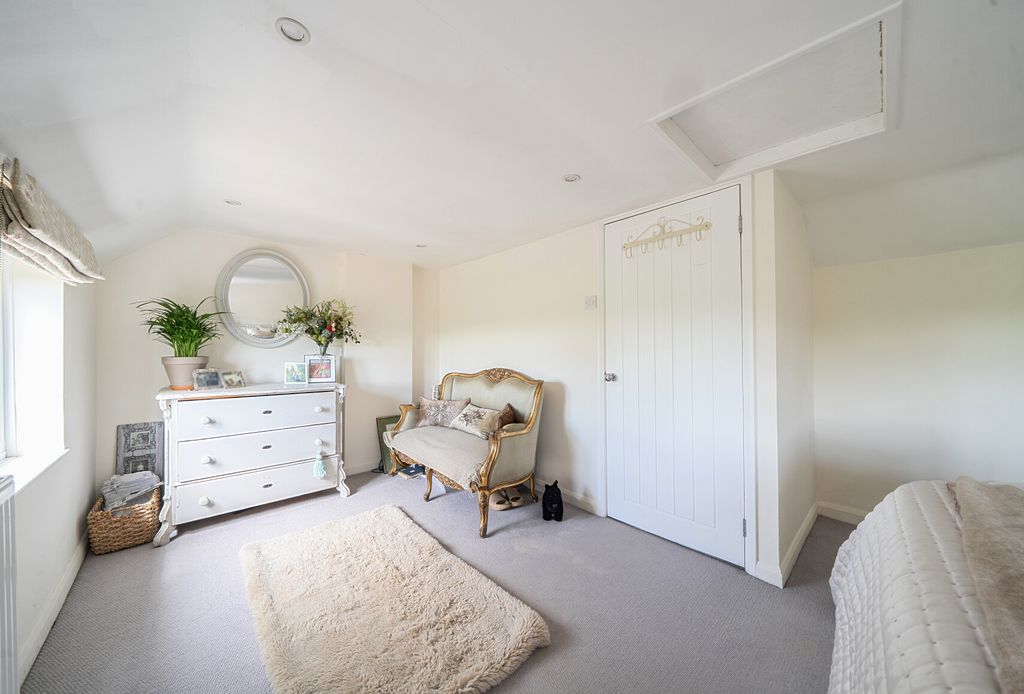 Property photo 3 of 18 1453723-8-69Fb811...