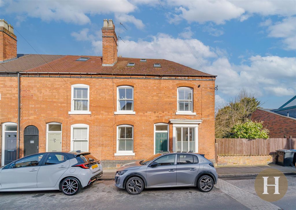 Property photo 1 of 29 Hadleigh Estate Agents-30.Jpg