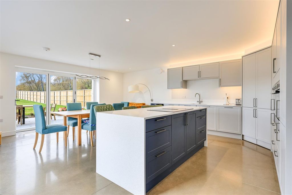 Property photo 2 of 26 Img (15).Jpg