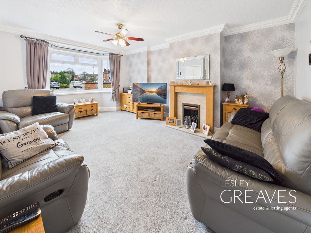 Property photo 2 of 21 Living Room