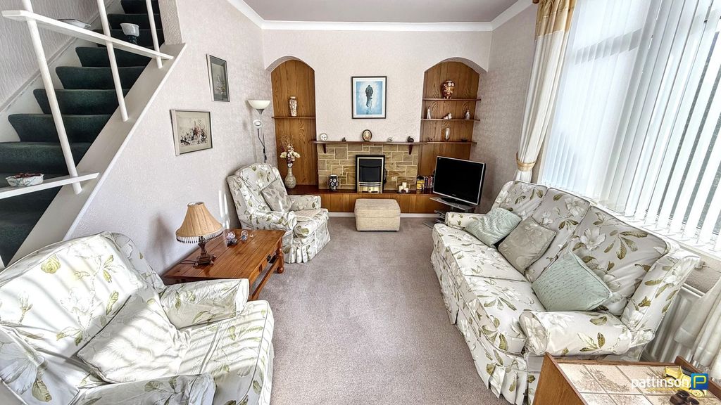 Property photo 2 of 22