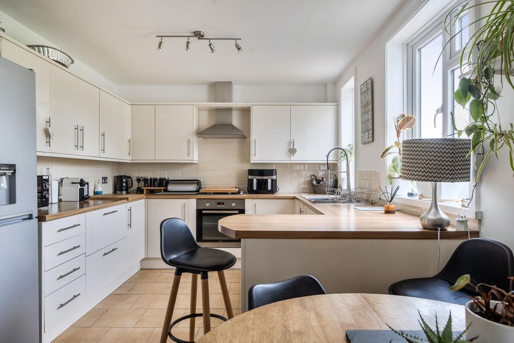 Property photo 3 of 24 Kitchen