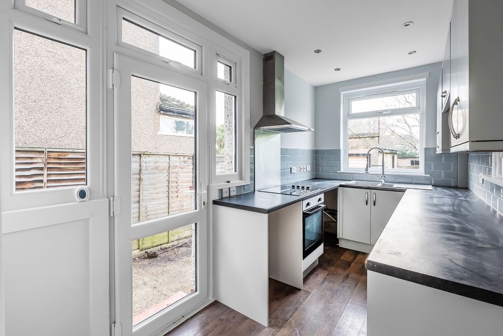 Property photo 3 of 27 Photo 3