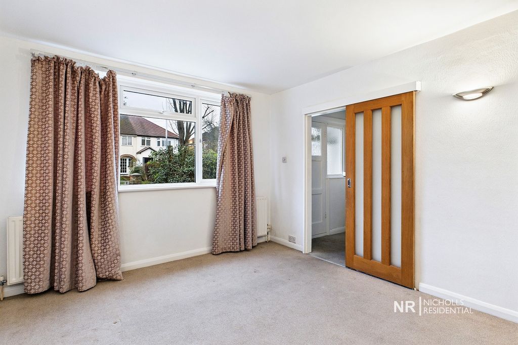 Property photo 2 of 10 Lounge