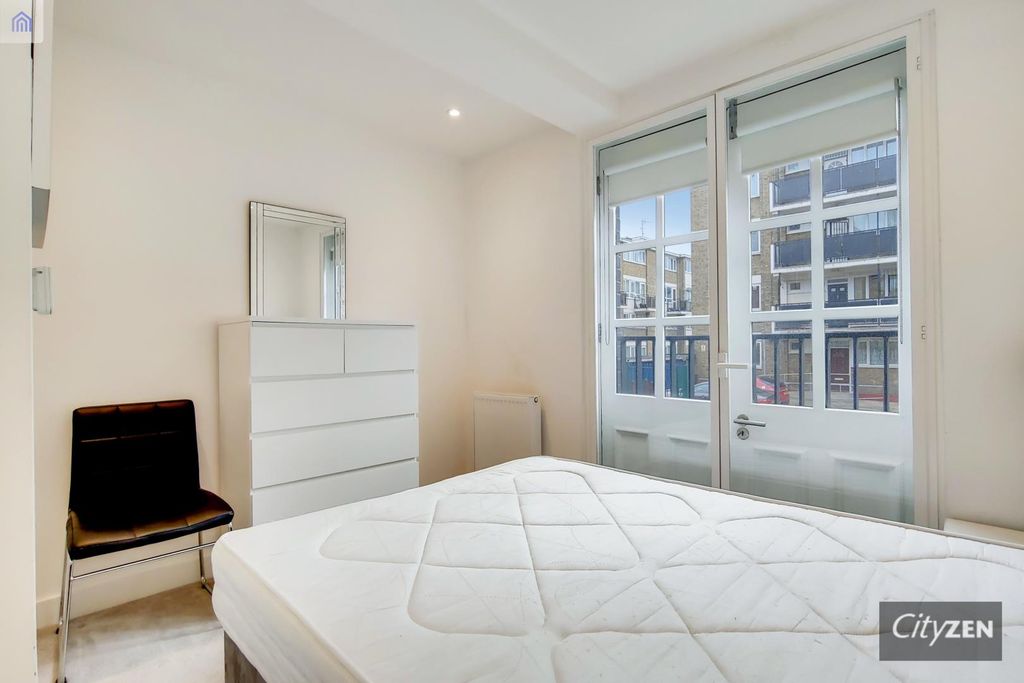 Property photo 3 of 12 Bedroom