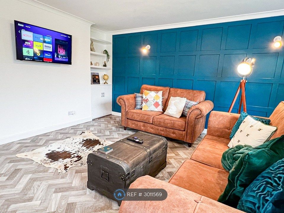 Property photo 3 of 25 Lounge