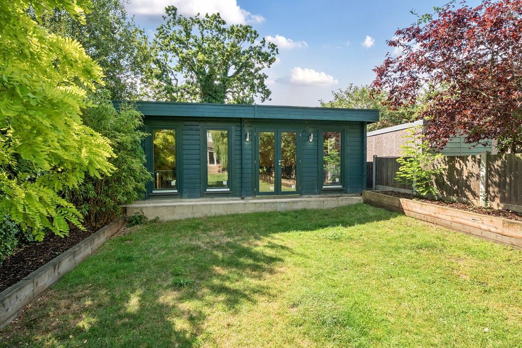 Property photo 3 of 19 Picture No. 18