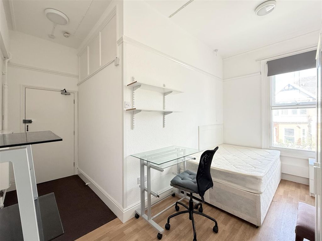 Property photo 3 of 13 Img_9868.Jpeg