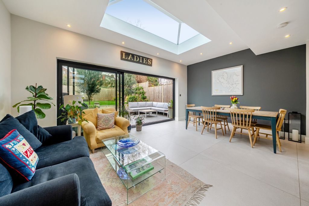 Property photo 3 of 17 Picture No. 23