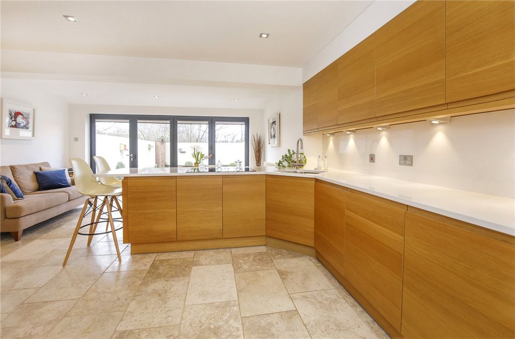 Property photo 3 of 16 Picture No. 16