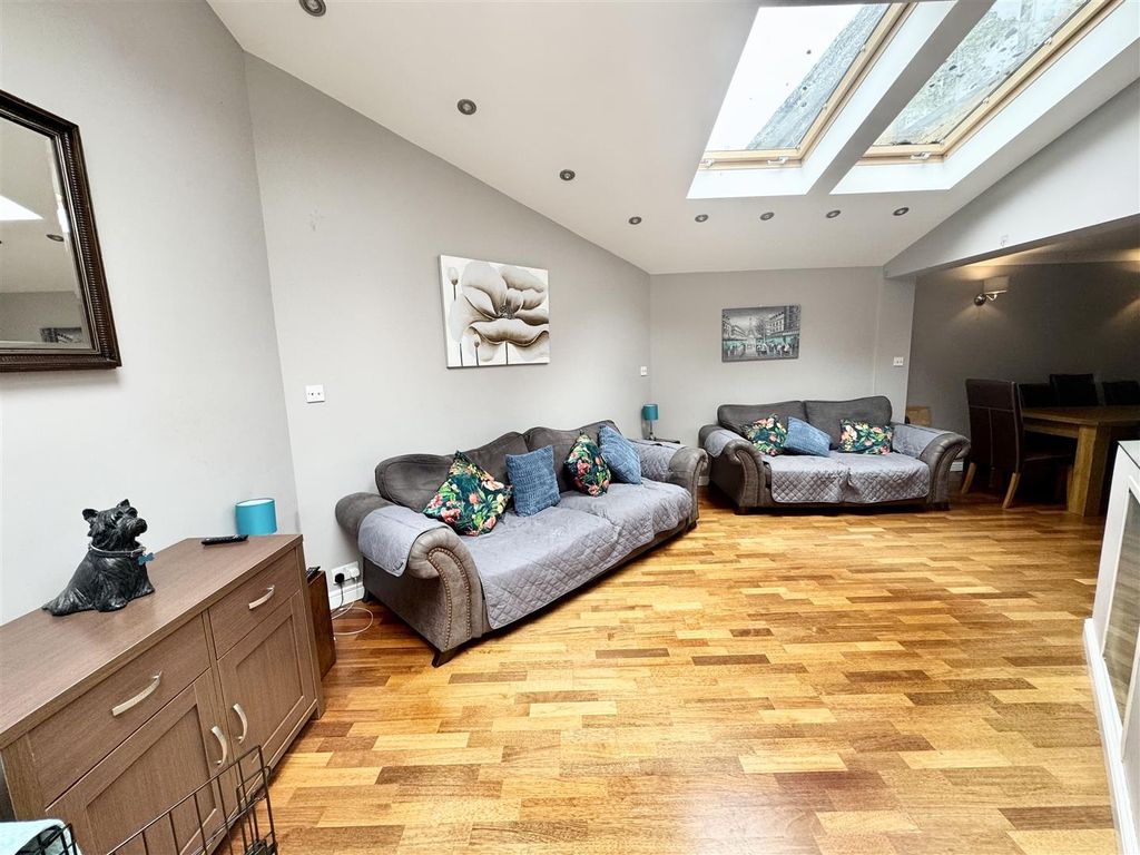 Property photo 3 of 14 Orangery