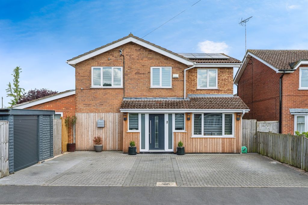Property photo 1 of 31