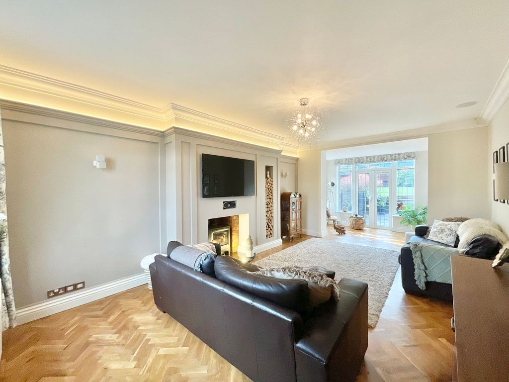 Property photo 2 of 35