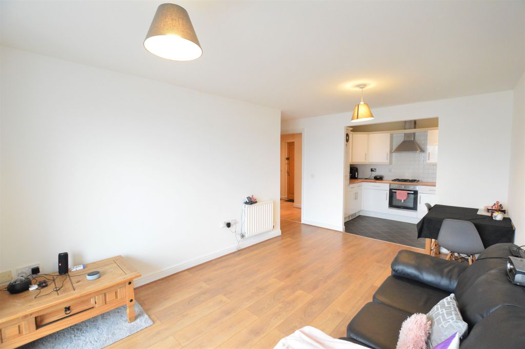 Property photo 3 of 9
