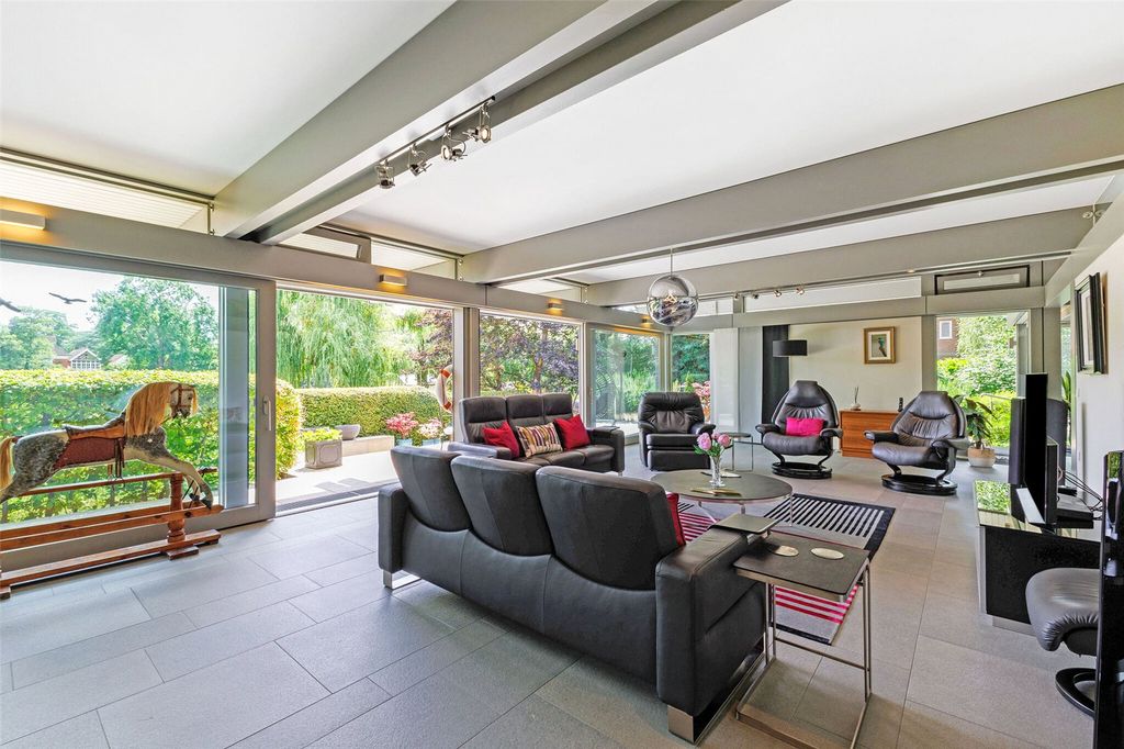 Property photo 2 of 35 Sitting Room