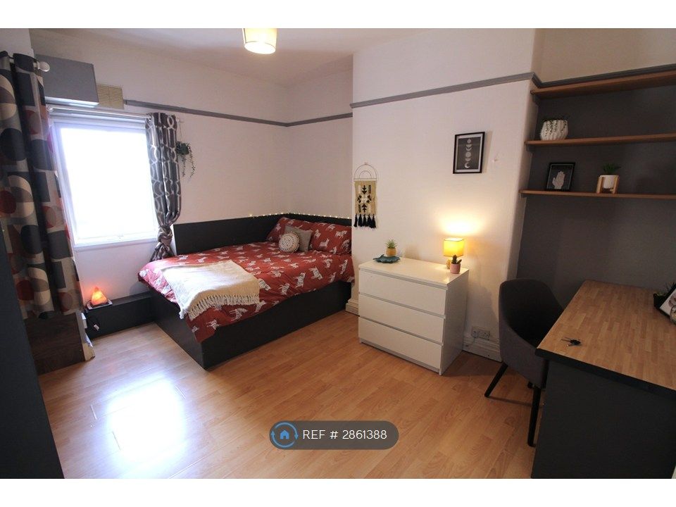 Property photo 2 of 16 Room 2 (Angle 2) - Available From 10th August