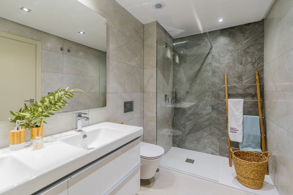 Property photo 3 of 24 Photo 2