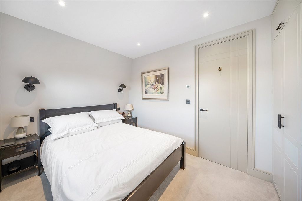 Property photo 3 of 9 Picture No. 24