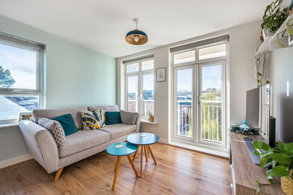 Property photo 2 of 19