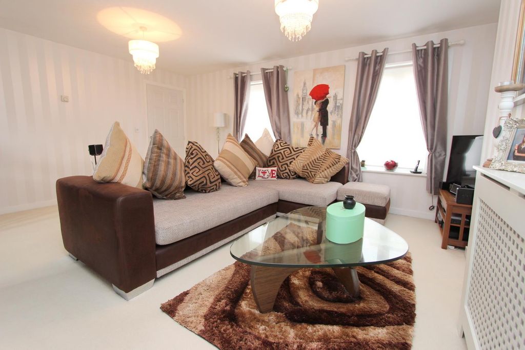 Property photo 2 of 13