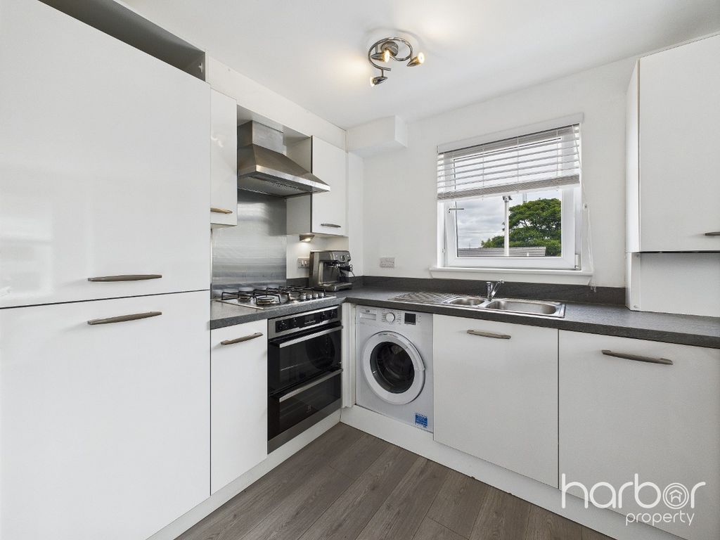 Property photo 3 of 17 4398188
