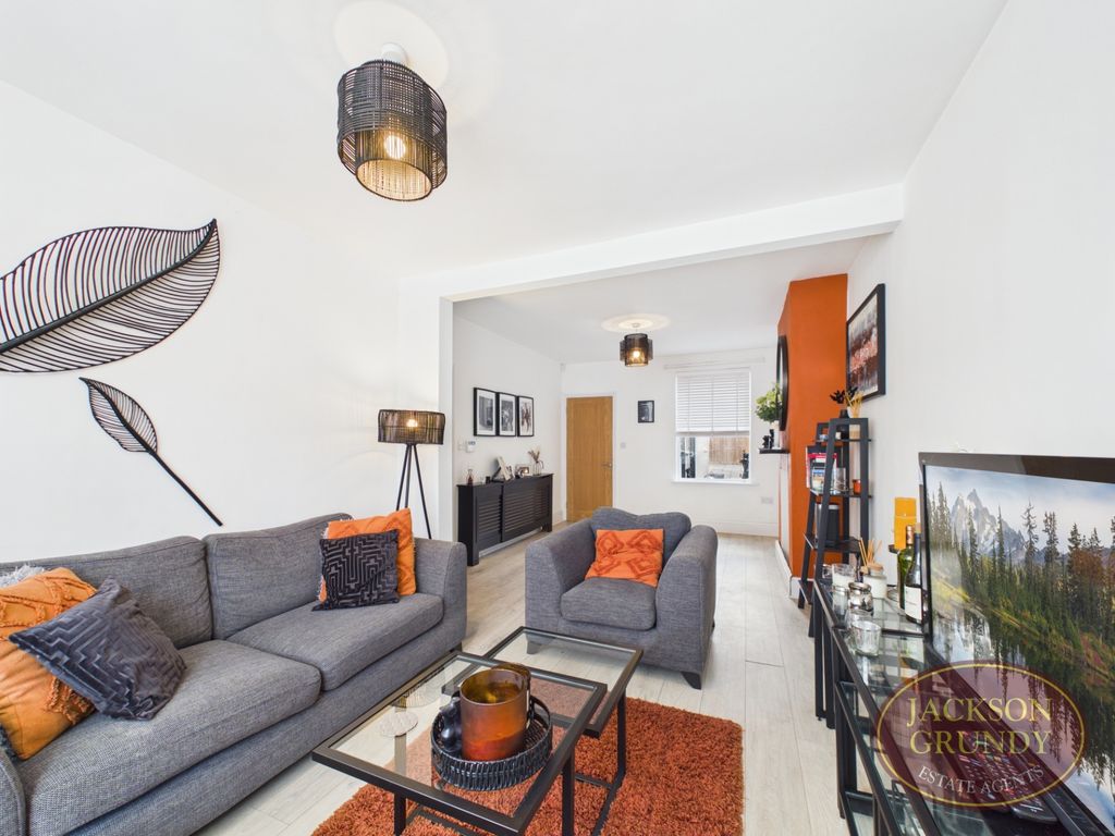 Property photo 3 of 17 Artizan Road