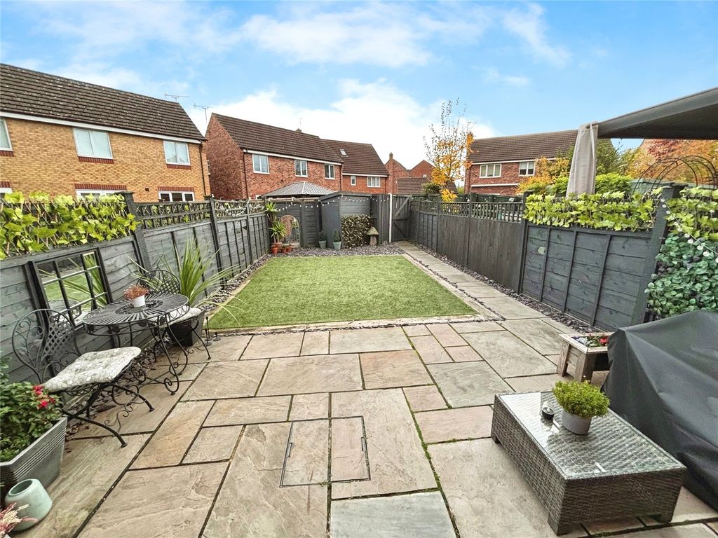 Property photo 2 of 13 Gardens