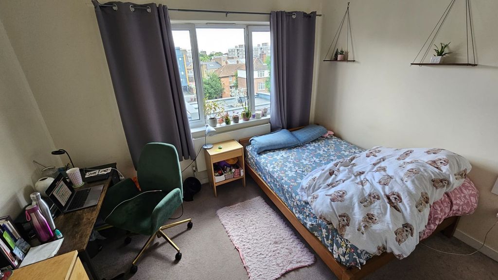 Property photo 2 of 9