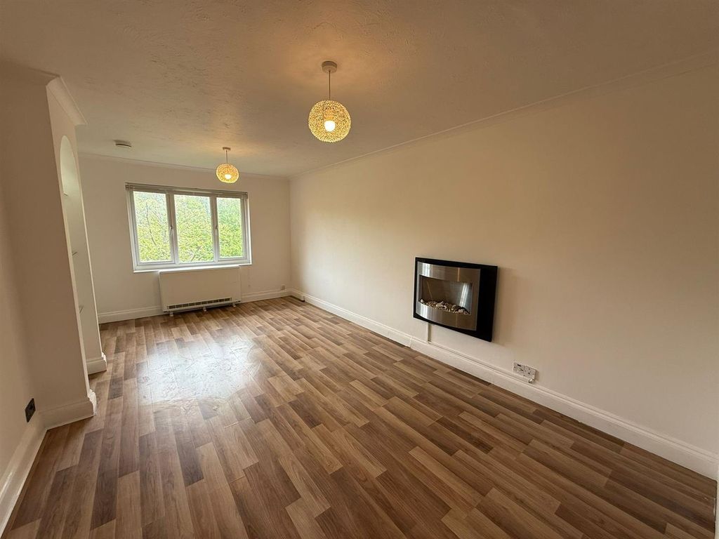 Property photo 3 of 11 6.Jpg