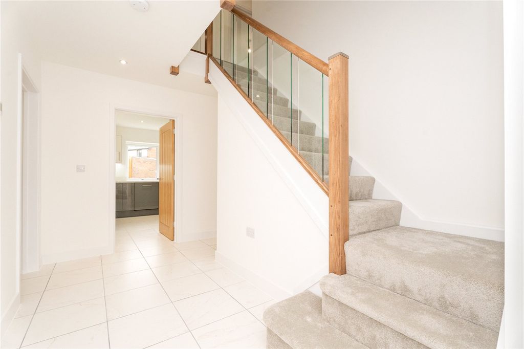 Property photo 3 of 10 Picture No. 05