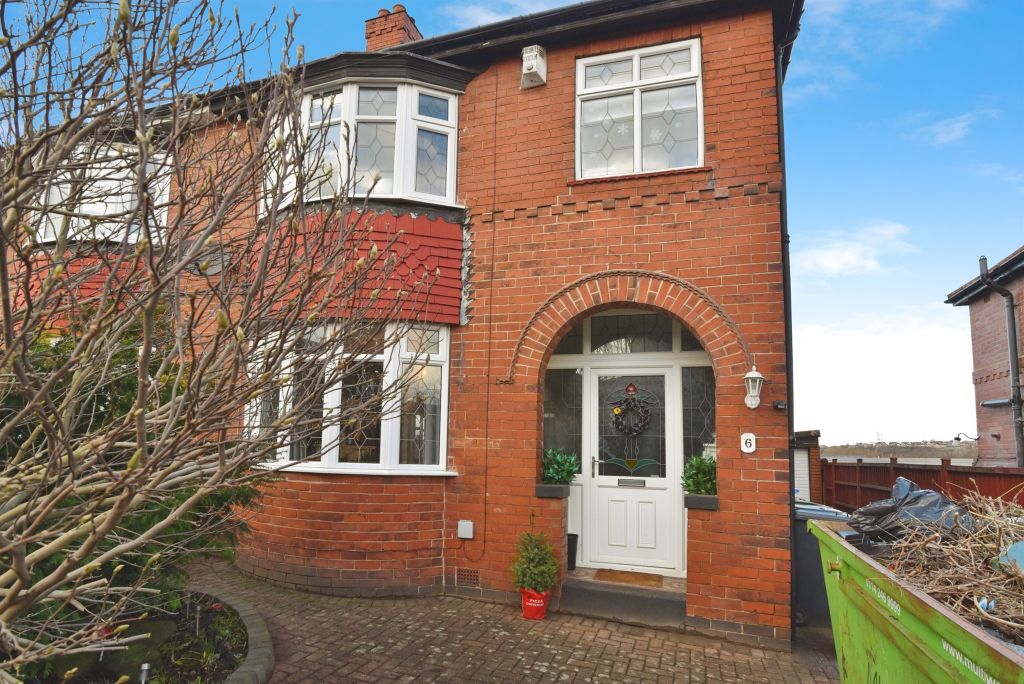 Property photo 1 of 12