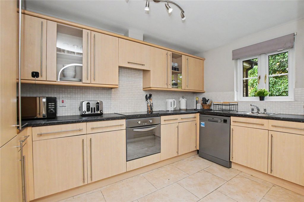 Property photo 3 of 18 Picture No. 12