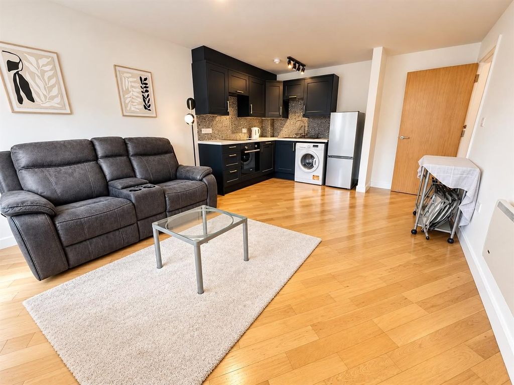 Property photo 3 of 11