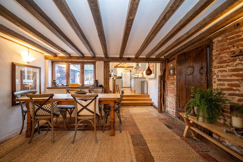 Property photo 2 of 23 Pilgrims-Cottage-06214.Jpg