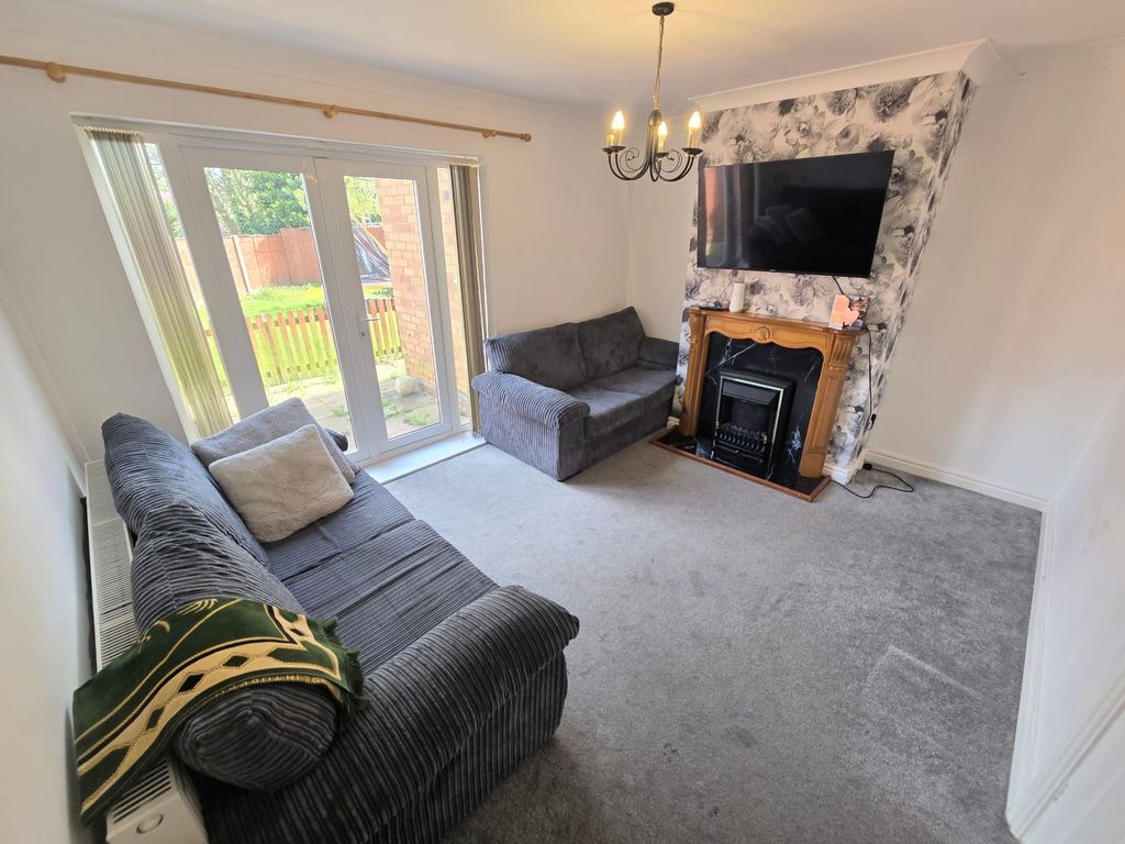 Property photo 2 of 13 Lounge A