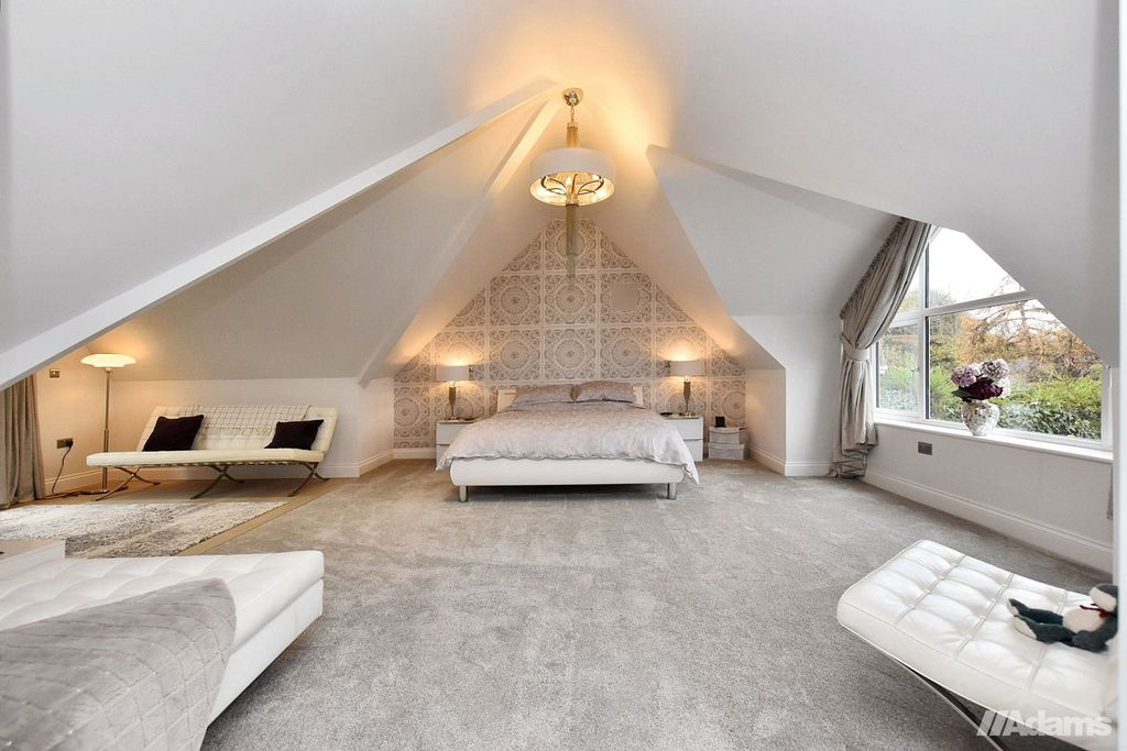 Property photo 3 of 49