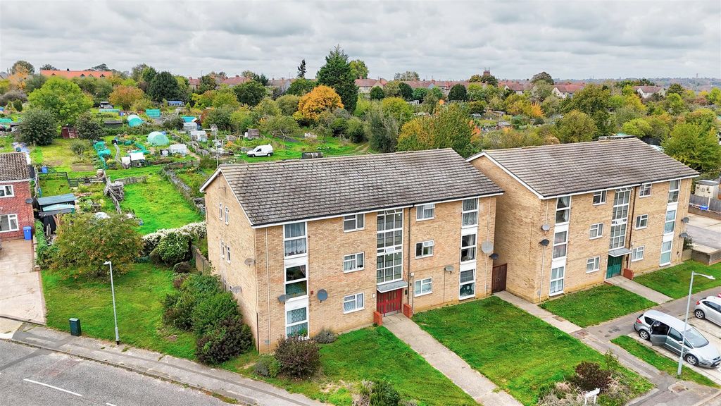 Property photo 1 of 6 Dji_20251016130146_0937_D_Interior 4.Jpg