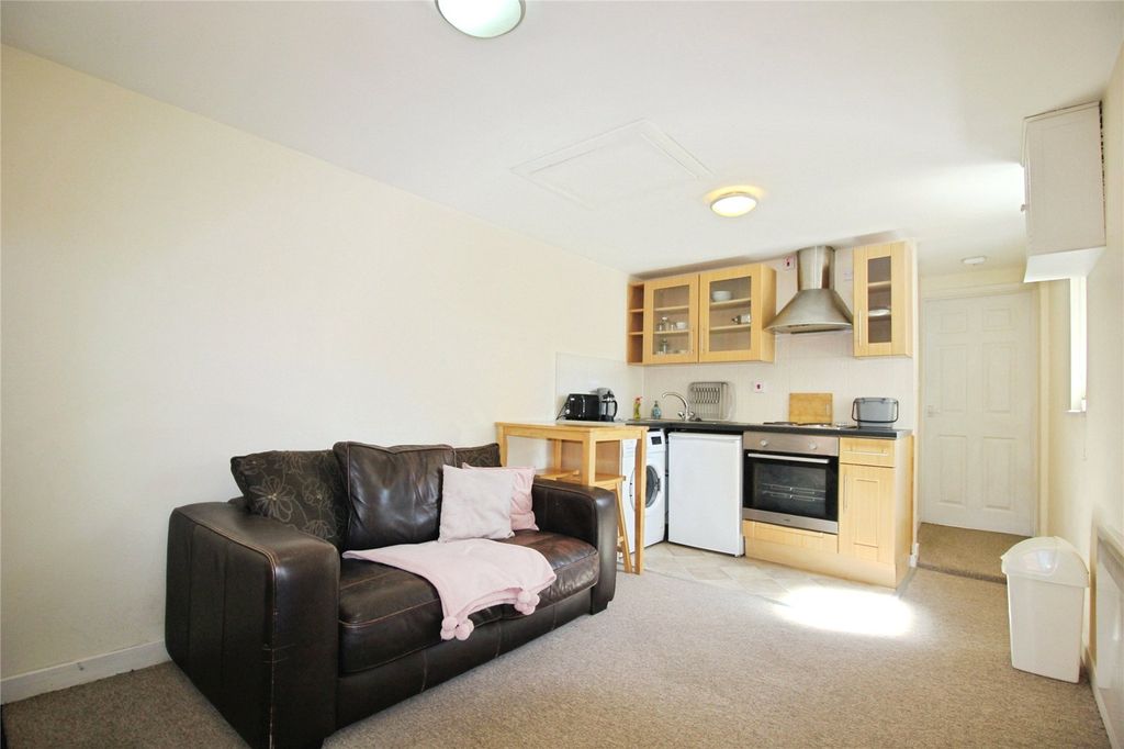 Property photo 2 of 7 Picture No. 10