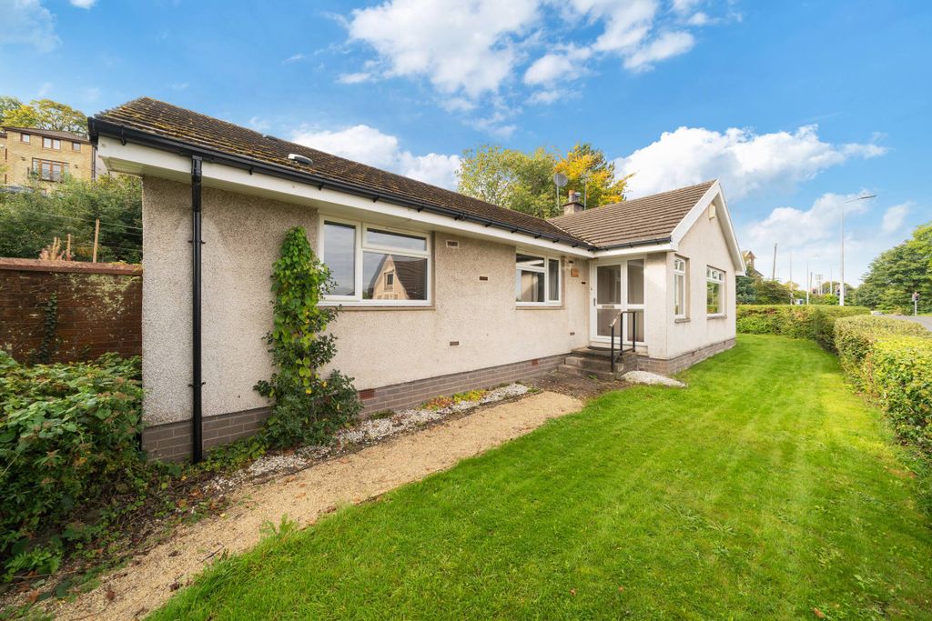 Property photo 1 of 31