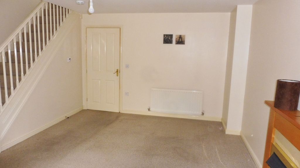 Property photo 3 of 16 Lounge