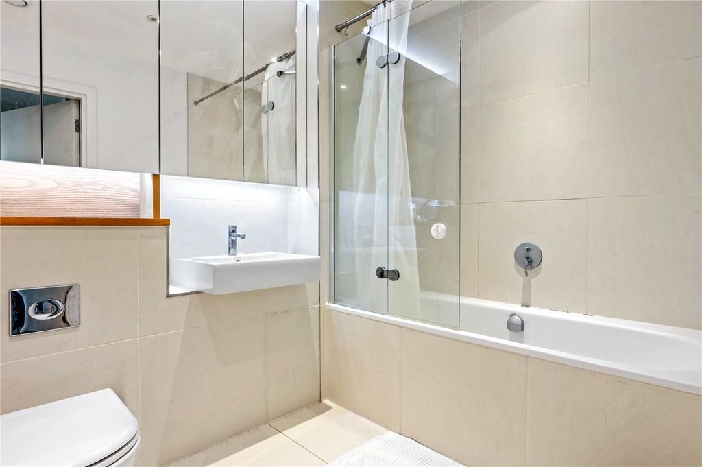 Property photo 3 of 8 Bathroom