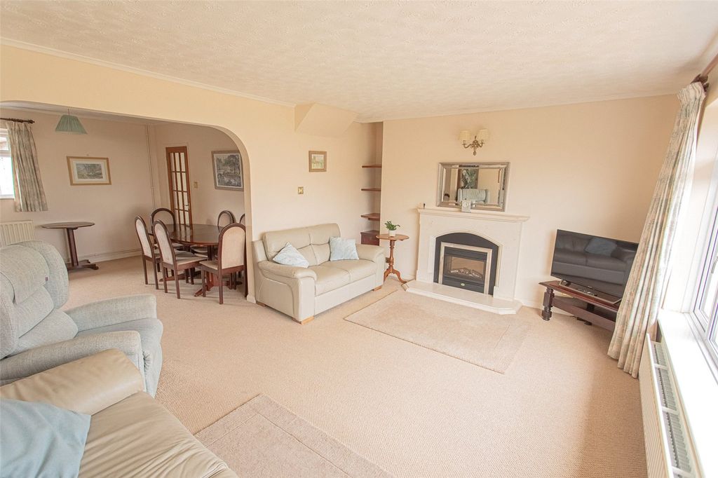 Property photo 3 of 21 Picture No. 12