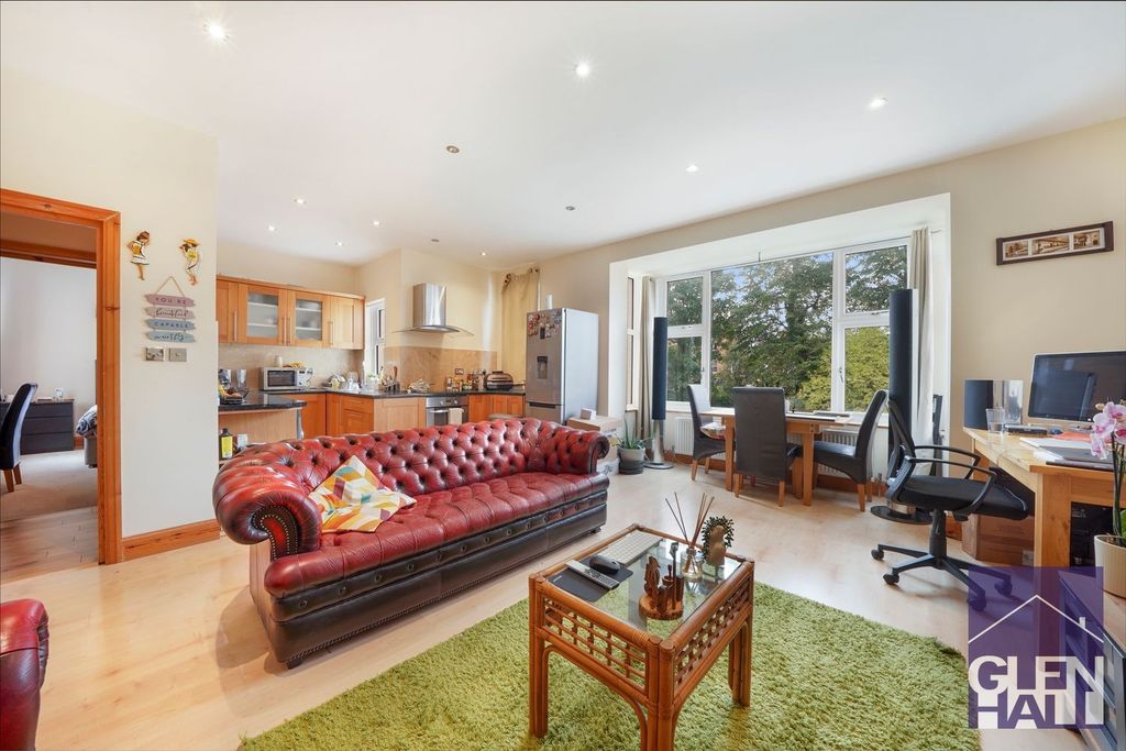 Property photo 2 of 11