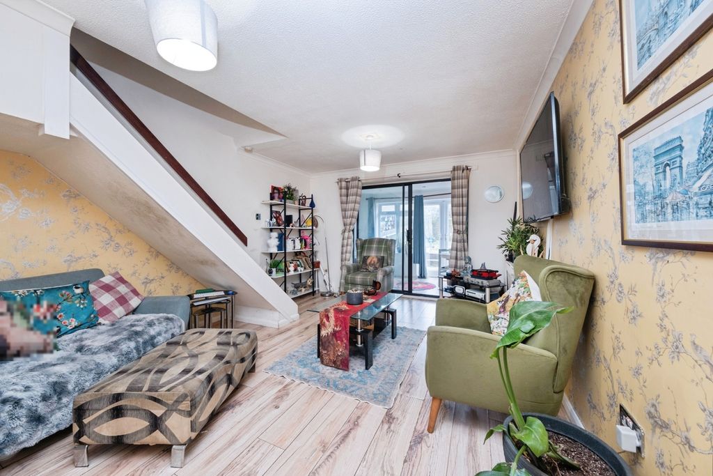 Property photo 2 of 10 Pbox-Img.Jpg