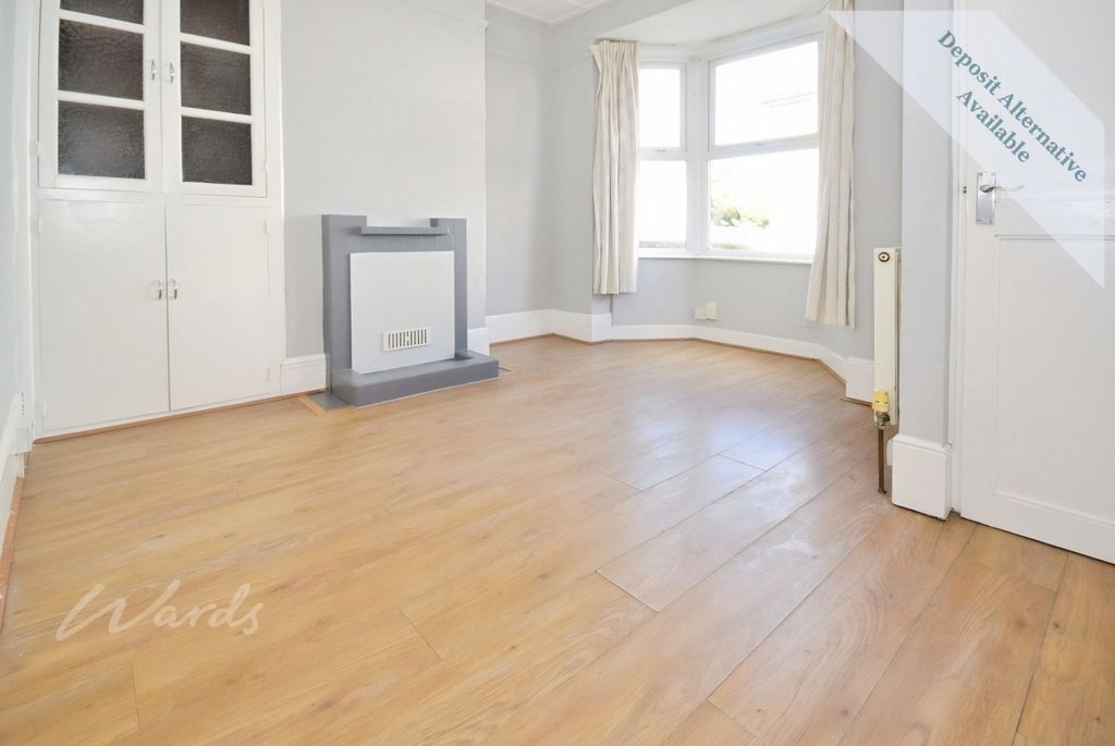 Property photo 3 of 10 Railway Street Lo...