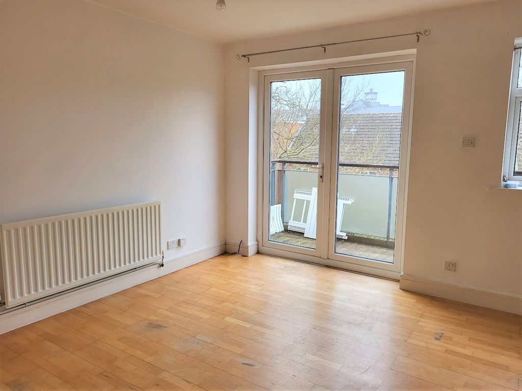 Property photo 3 of 8 Image