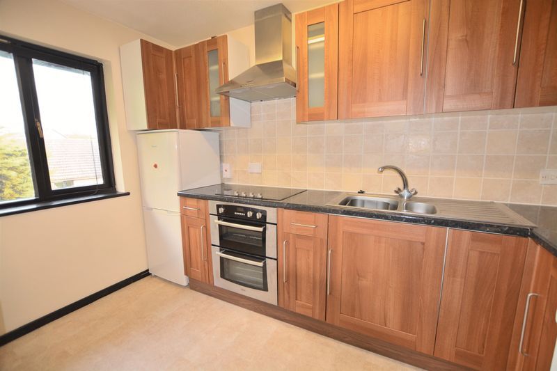 Property photo 3 of 7 Photo 2