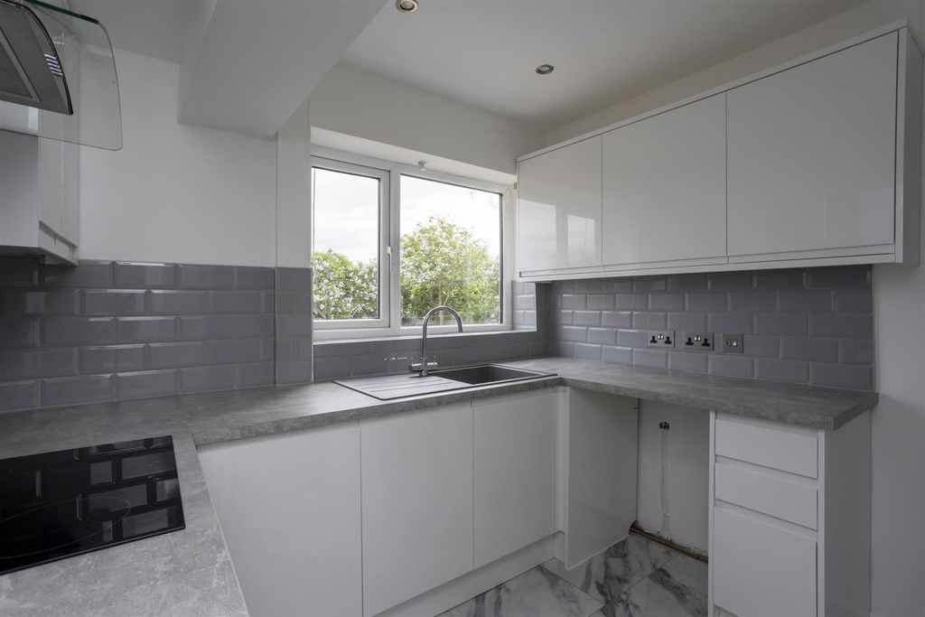 Property photo 3 of 17 10_Calcaria_Road_6.Jpg